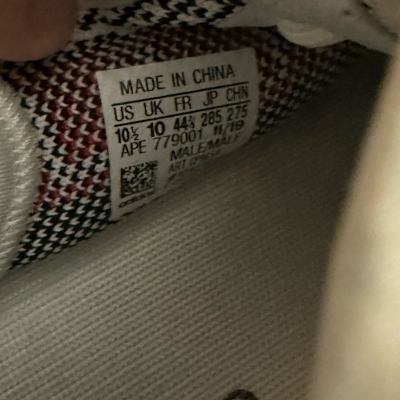 Adidas Yeezy Zebra Pattern Sneakers with Red Accent - Picture 4 of 5